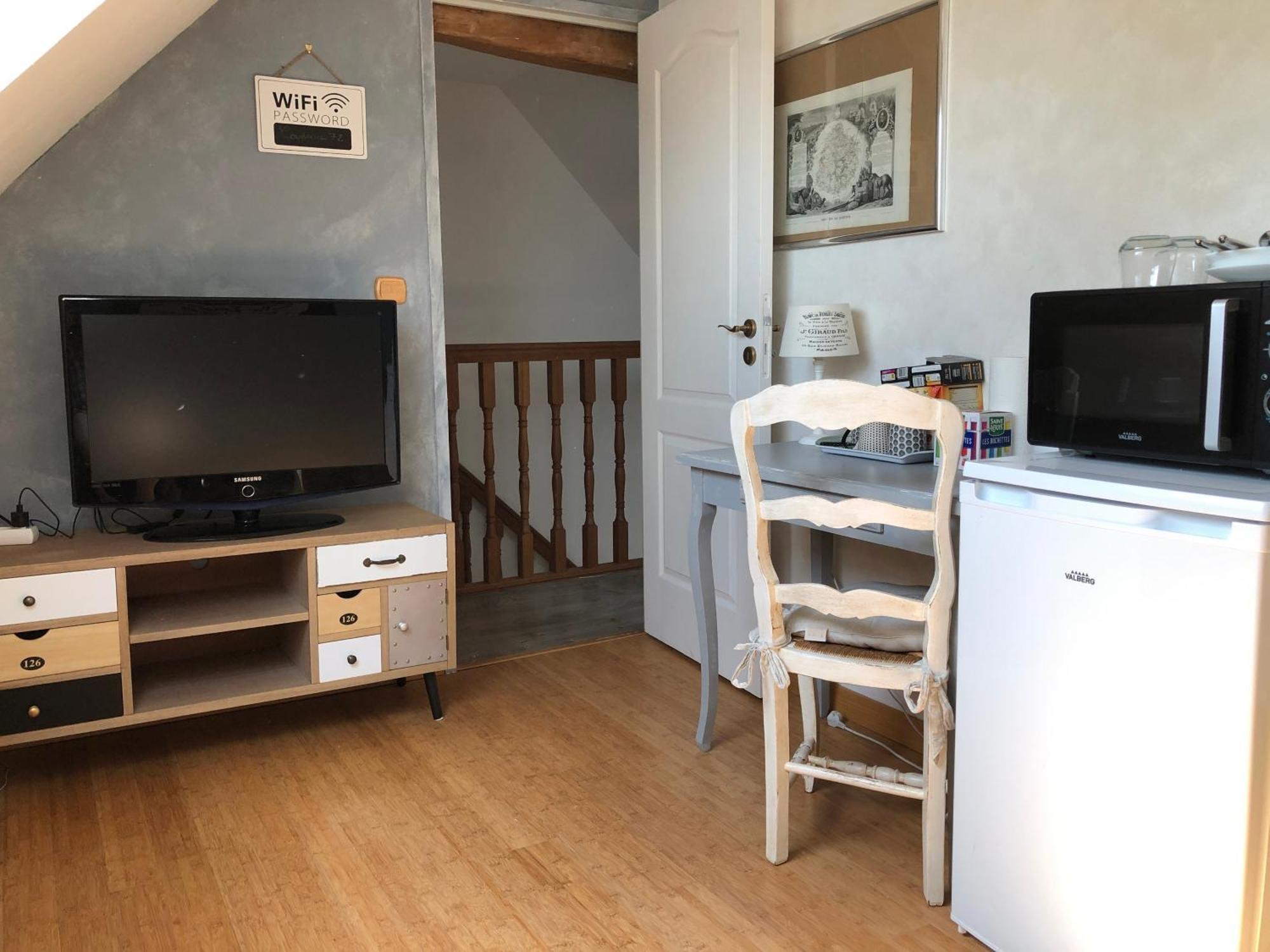 Chambre Double Avec Sdb Privee Au Milieu Des Champs Leilighet Teloché Eksteriør bilde
